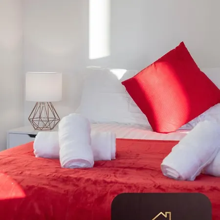 Spacious 2-bed House, Free Parking, Fast Wi-fi, Netflix, Contractors Welcome Dom wakacyjny *