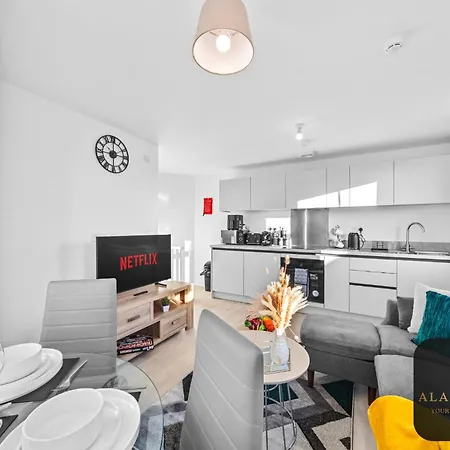 Spacious 2br 2ba Ideal For Long Leeds (West Yorkshire)