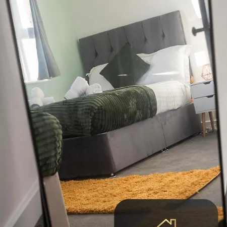 Spacious 2br 2ba Ideal For Long Leeds (West Yorkshire)
