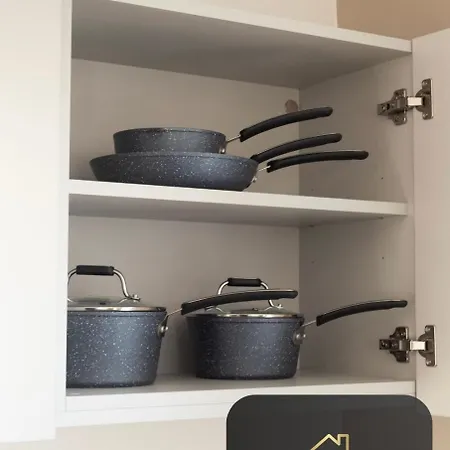 Spacious 2-bed House, Free Parking, Fast Wi-fi, Netflix, Contractors Welcome * ليدز