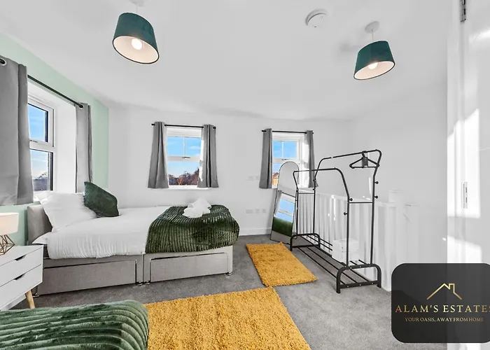 Semesterbostad Spacious 2-bed House, Free Parking, Fast Wi-fi, Netflix, Contractors Welcome *