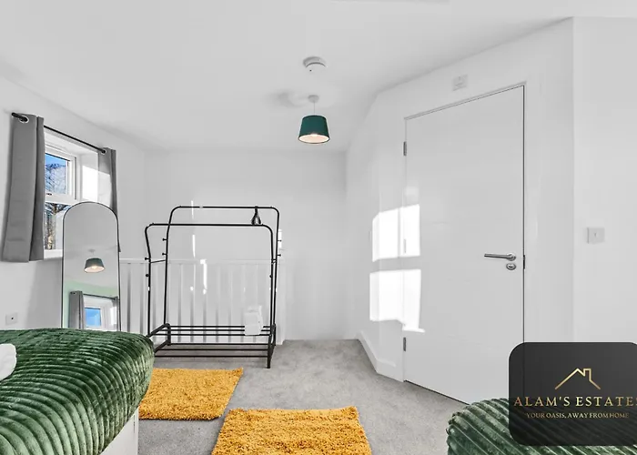 Spacious 2-bed House, Free Parking, Fast Wi-fi, Netflix, Contractors Welcome Semesterbostad *