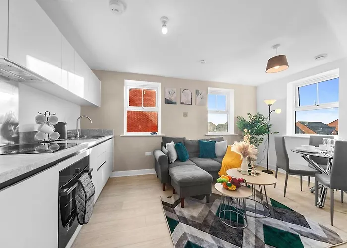 Spacious 2-bed House, Free Parking, Fast Wi-fi, Netflix, Contractors Welcome Holiday home Leeds (West Yorkshire)