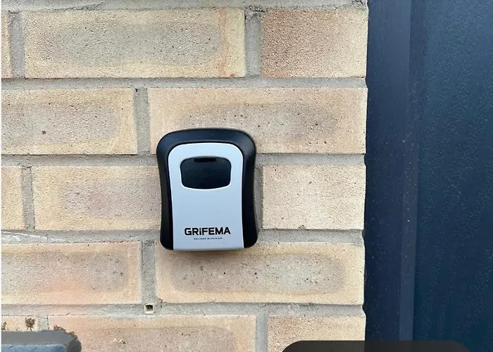 Spacious 2-bed House, Free Parking, Fast Wi-fi, Netflix, Contractors Welcome Holiday home Leeds (West Yorkshire)